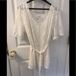 Motherhood Maternity off white dressy shirt